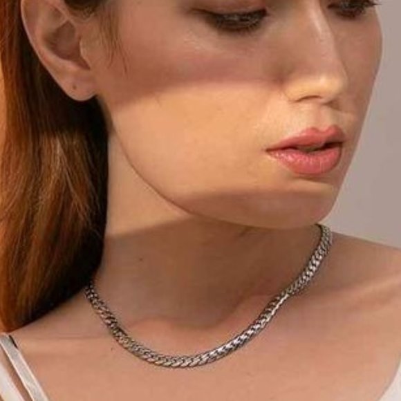 Jewelry - 18k White Gold Statement Snake Necklace